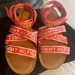 Tommy Hilfiger Flat Sandals Logo with Strap, open toe, Adjustable ankle strap.